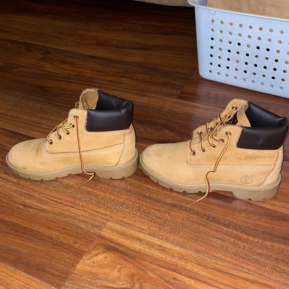 Timberland Boots - Picture 2 of 6